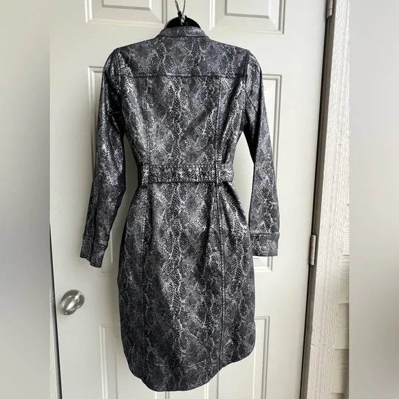 White House Black Market Animal-Print Foil Shirt Dress Size 2P - Picture 7 of 12
